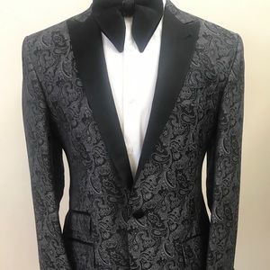 Grey jacquard luxury cashmere and silk tuxedo with matching pant. Made in Italy